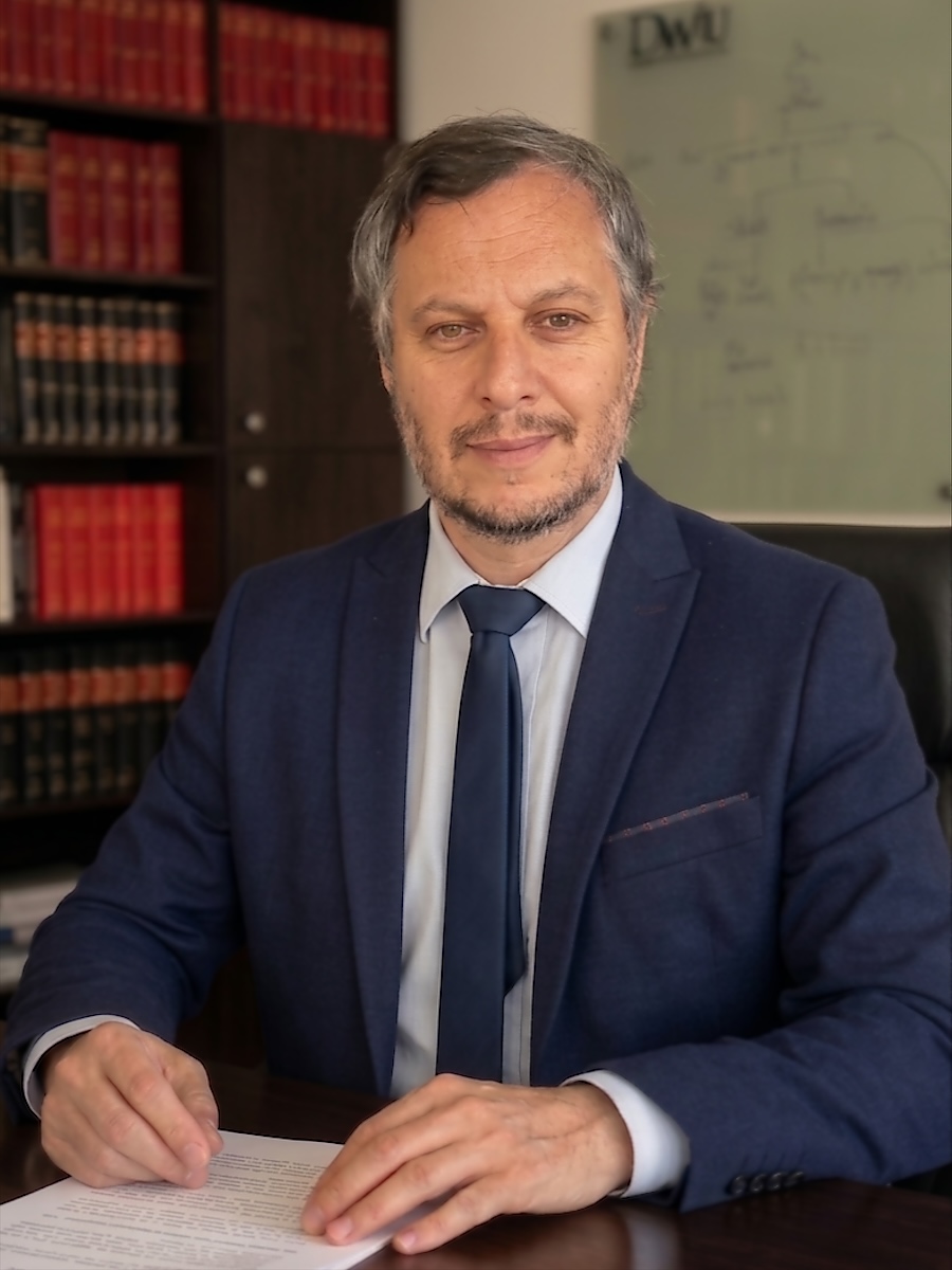 Víctor Manuel Daviú Mancilla - CEO & Abogado Fundador en Oficina Daviú